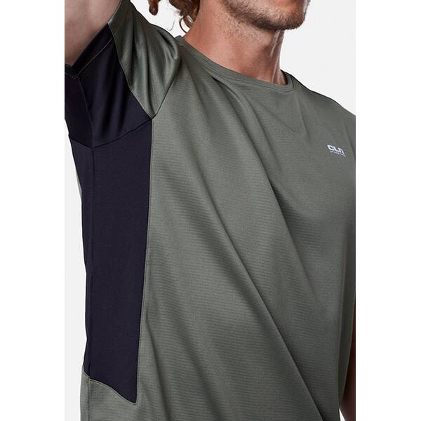 Thumbnail - CLN ATHLETICS T-Shirt Jack
