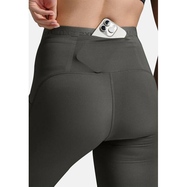 Thumbnail - 2XU Fitnesstight Form Stash Hi-Rise Compression 7/8