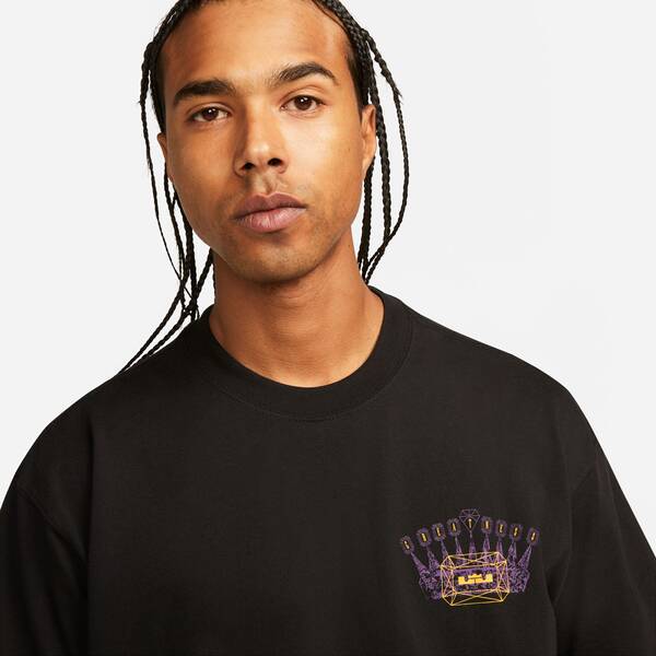 Thumbnail - NIKE Herren Fanshirt LBJ M NK TEE M90 FA23