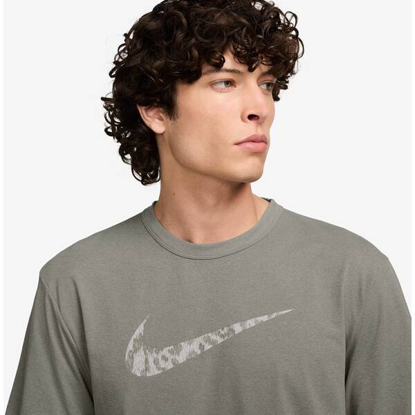 Thumbnail - NIKE Herren Shirt Hyverse