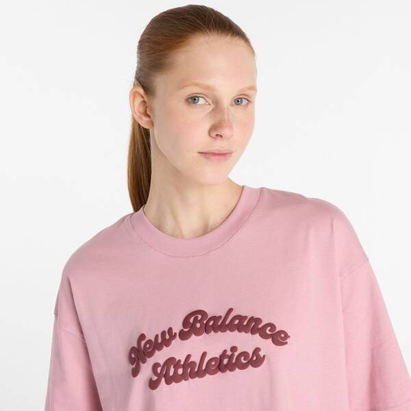 Thumbnail - NEW BALANCE Damen Shirt Linear Heritage Oversized T-Shirt