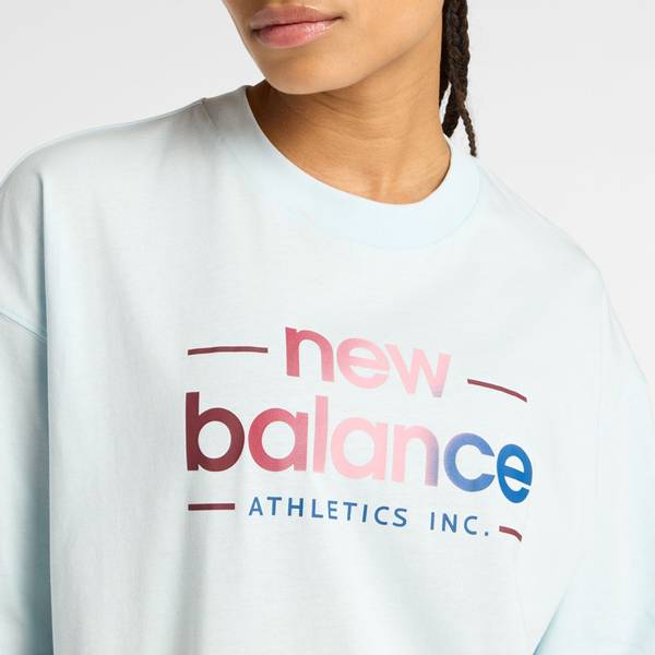 Thumbnail - NEW BALANCE Damen Shirt Reimagined Oversized T-Shirt