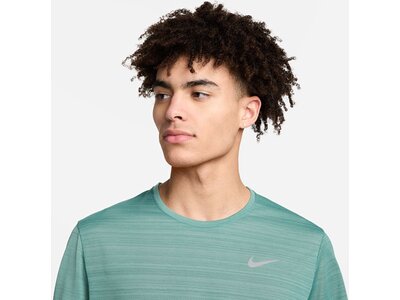 NIKE Herren M NK DF MILER BREATHE SS Grün