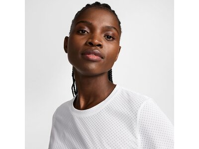 NIKE Damen Shirt One Classic Breathable Dri-FIT Short-Sleeve Weiß