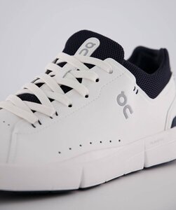 ON Herren Sneaker The Roger Centre Court 1528